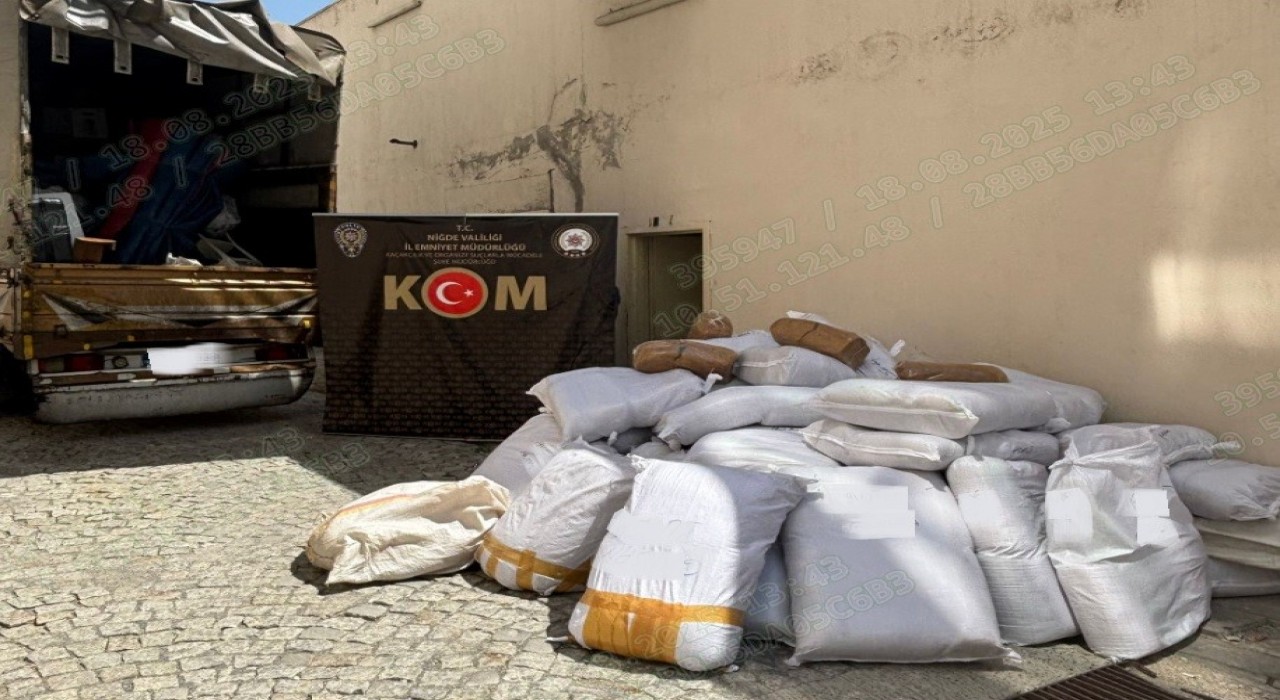 Niğdede kaçak tütün operasyonu: Bin 600 kilo yakalandı