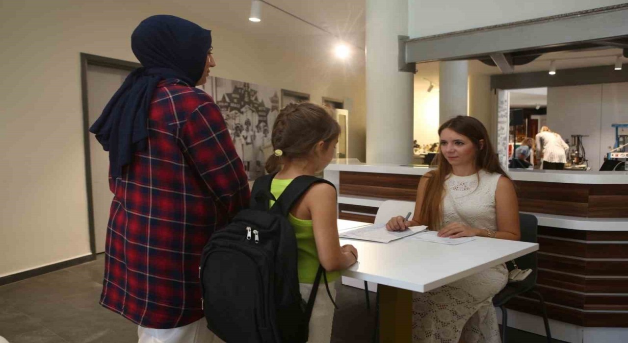 Nilüferde öğrencilere kırtasiye desteği