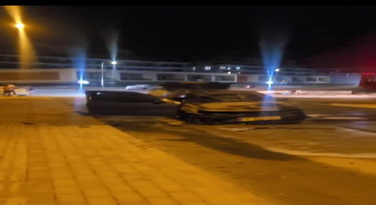 Nilüferde park halindeki otomobil alev aldı