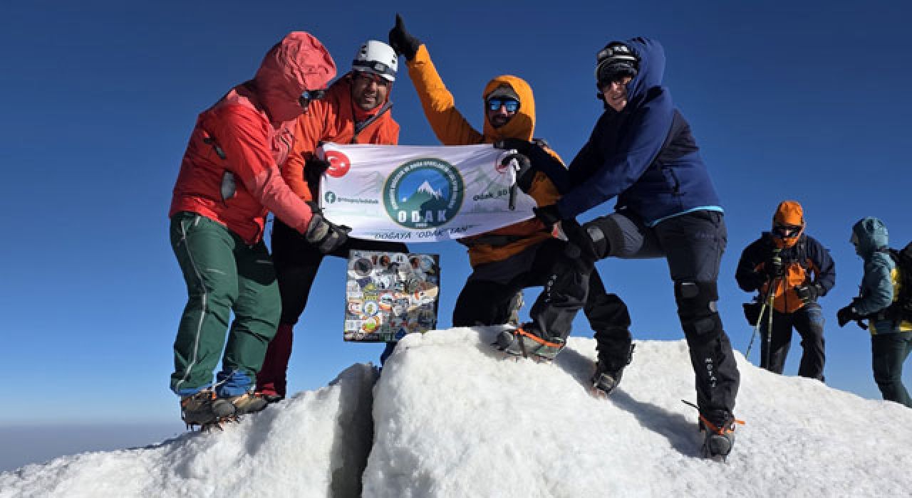 ODAK Dağcılık Kulübü’nden Anlamlı 30 Ağustos Tırmanışı