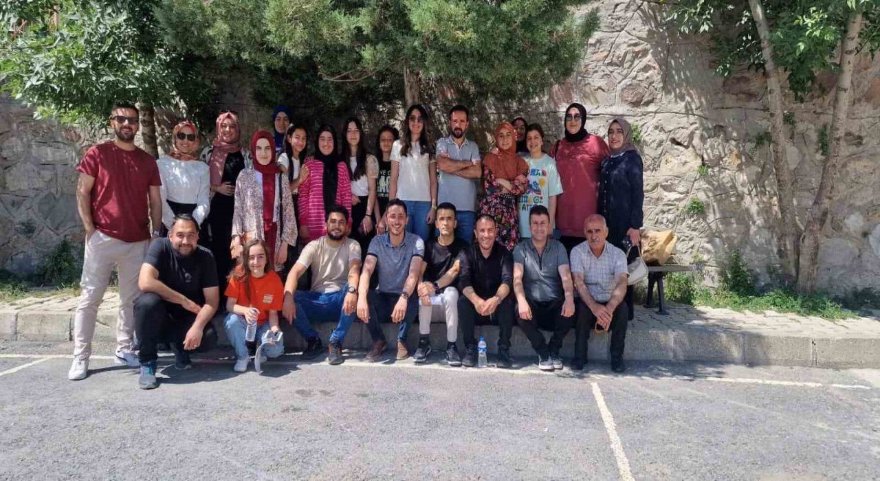 Öğretmenlerden Hakkariye ilgi