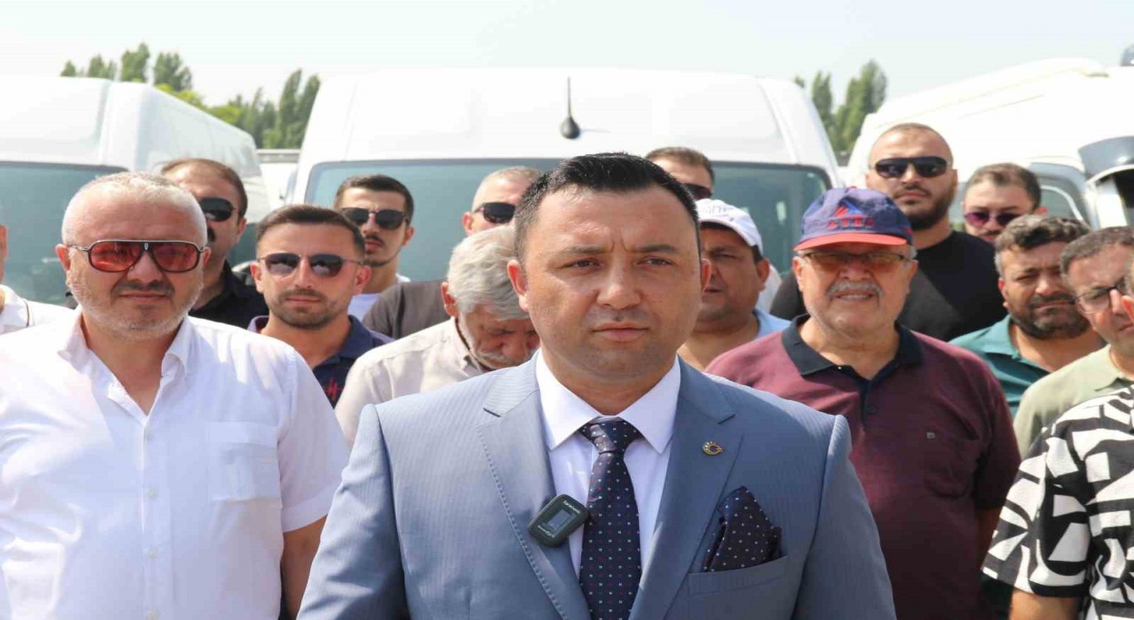 Onlarca üye servis araçları ile Ünala desteğe geldi