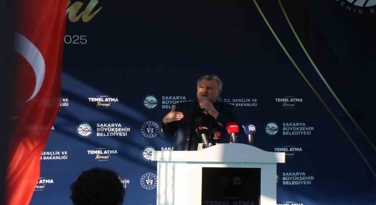 Osman Aşkın Bak: Türkiye FIFA standartlarında uluslararası organizasyonlar yapılabilecek tesislere sahip