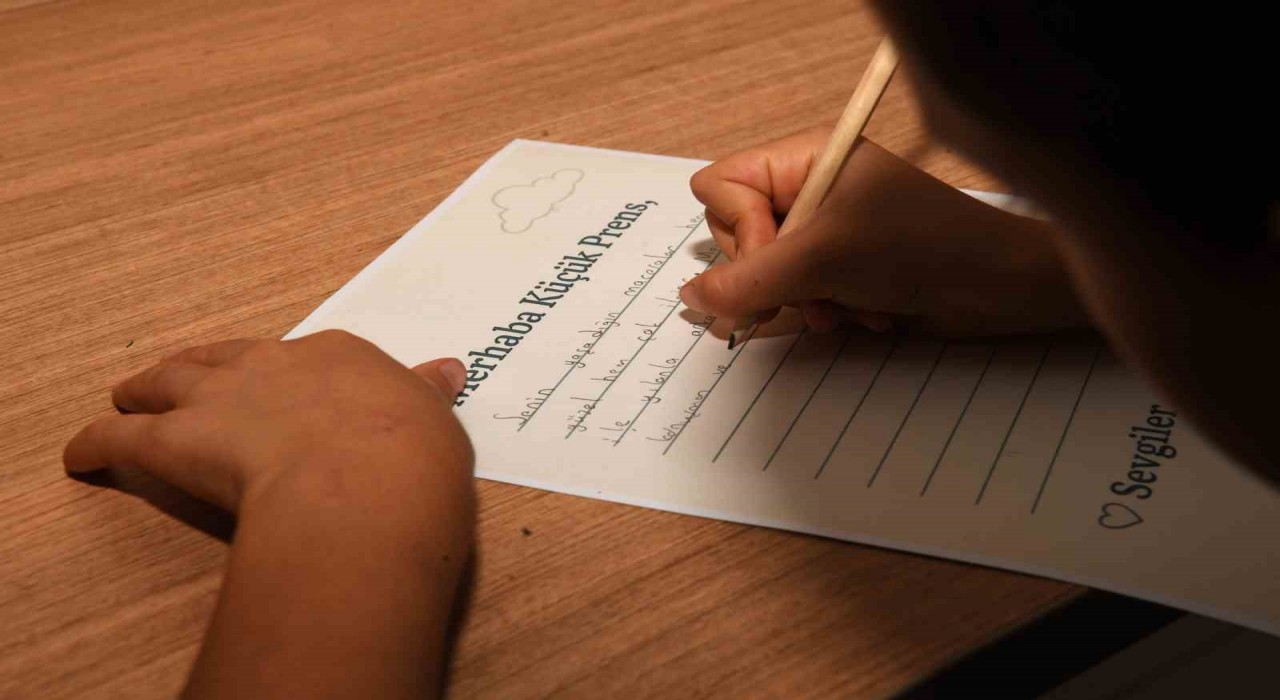 Osmangazide çocuklar mektup yazma alışkanlığı kazandı