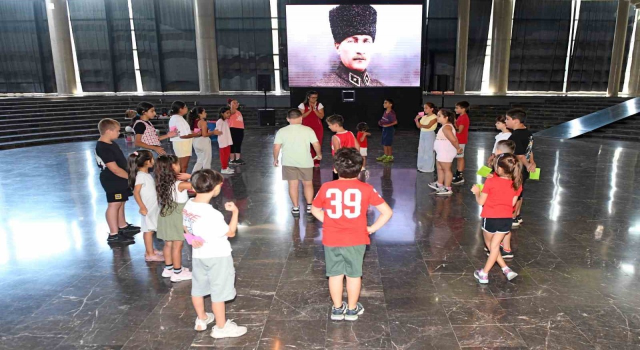 Osmangazide çocuklara tarih ve edebiyatı sevdiren buluşma