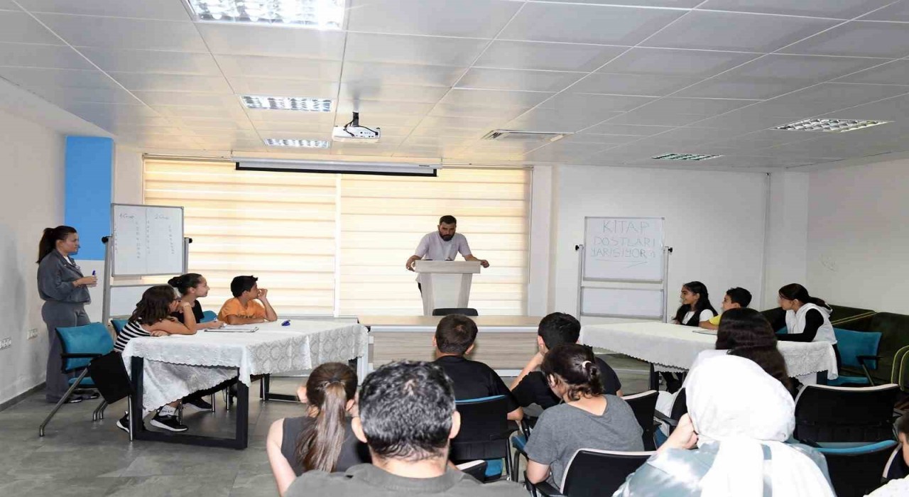 Osmangazide kitap dostları yarıştı