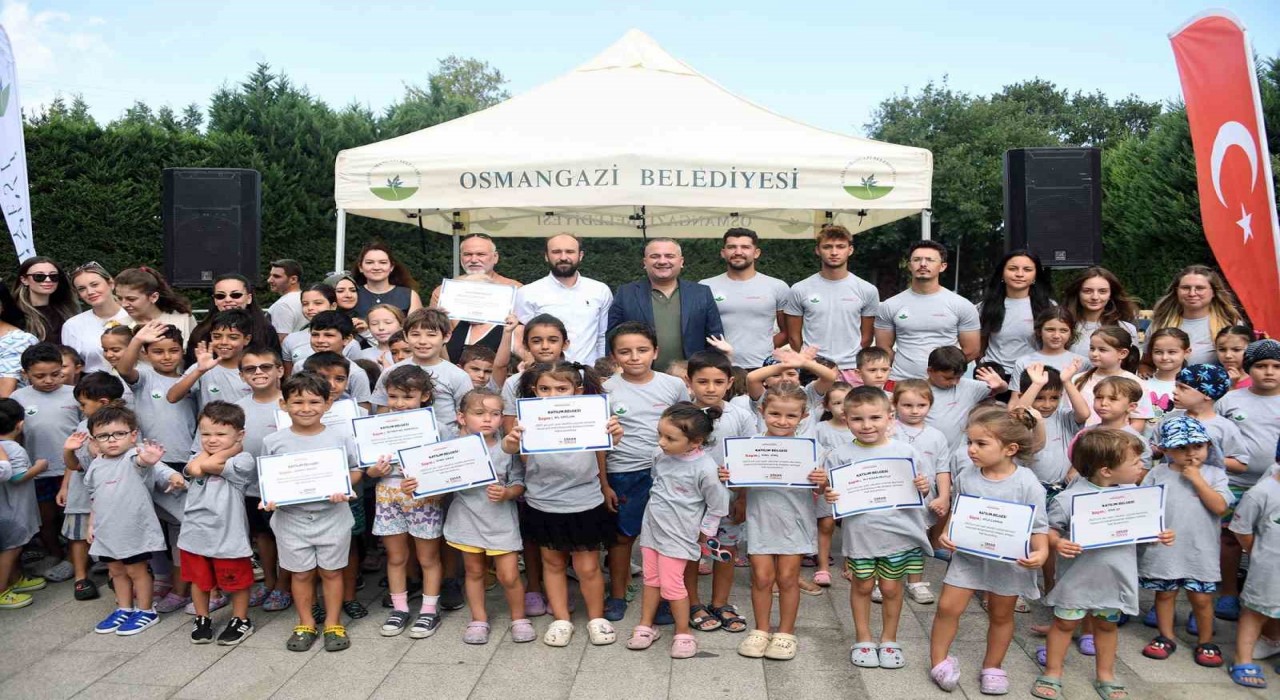 Osmangazide minikler yaz tatilinde yüzmeyi öğrendi