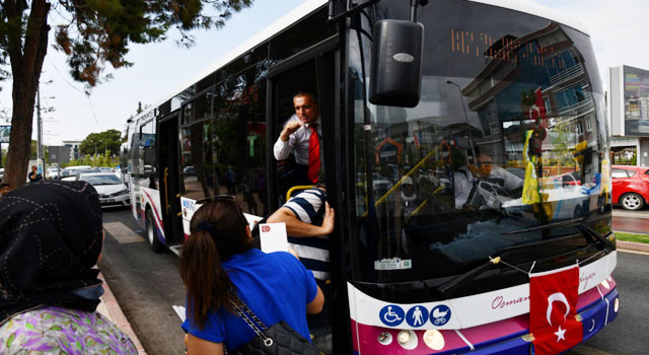Osmaniye Belediyesi’nden Ulaşıma 2 Yeni Halk Otobüsü