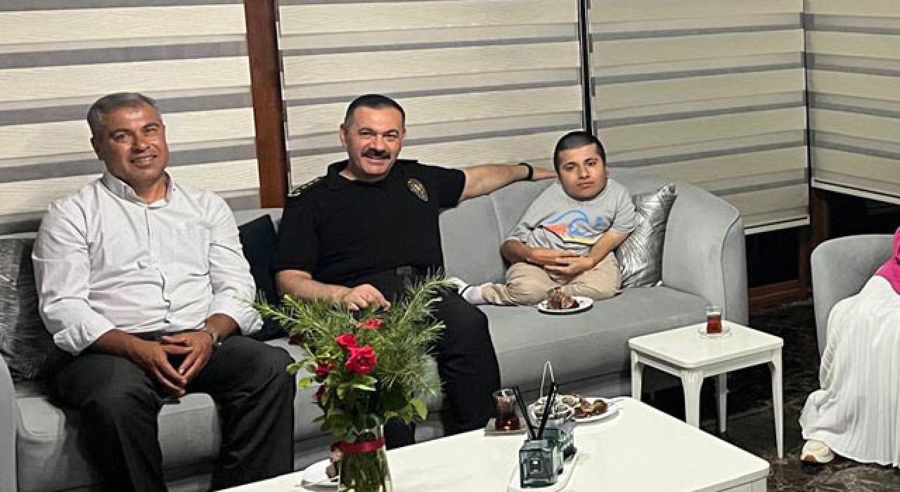 Osmaniye Emniyet Müdürü Sarıbuva Engelli Gencin Doğum Gününe Katıldı