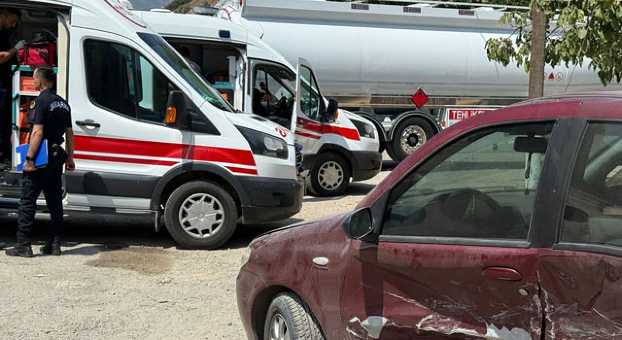 Osmaniye’de D-400 Karayolunda Trafik Kazası: 1’i Ağır 3 Yaralı