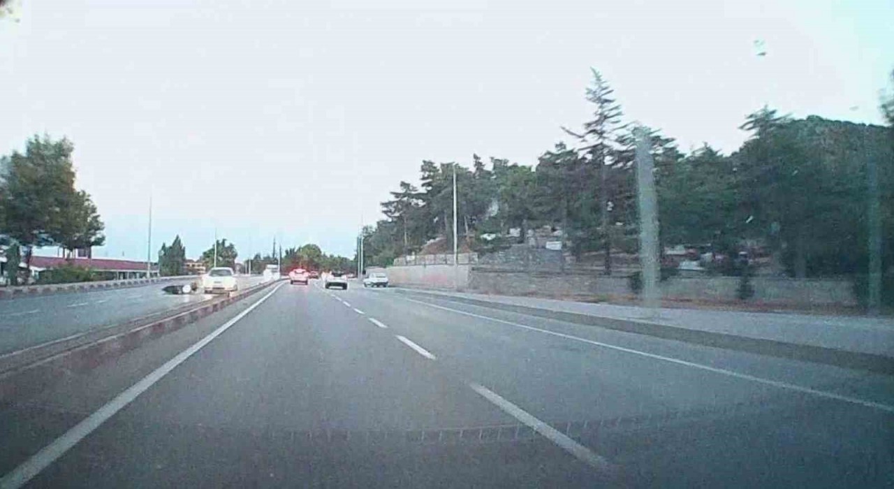 Otomobil ile motosiklet çarpıştı: 1 yaralı