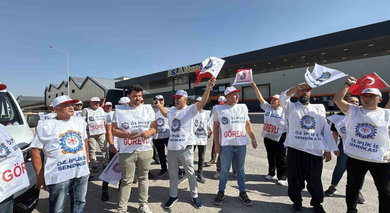 Öz İplik İş Sendikasından işten çıkarmalar nedeniyle Altınsar Tekstilde eylem
