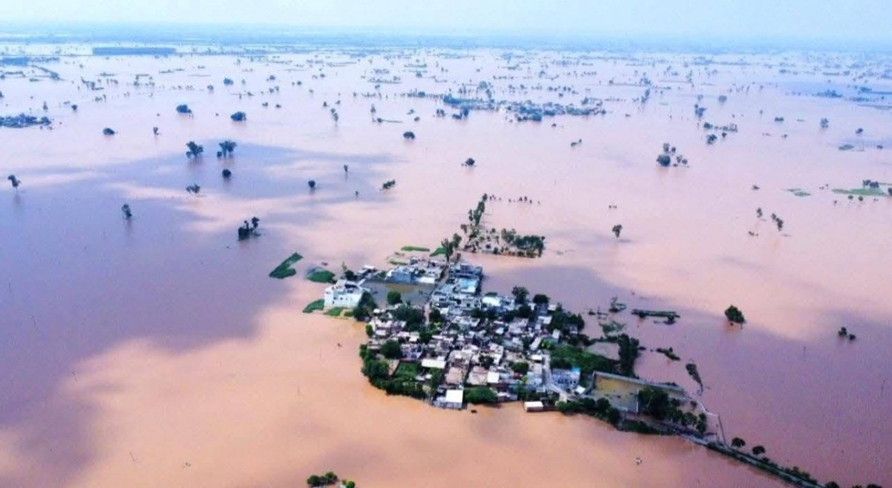 Pakistanda yüzlerce köyde sel: 22 kişi öldü, 600 bin kişi tahliye edildi