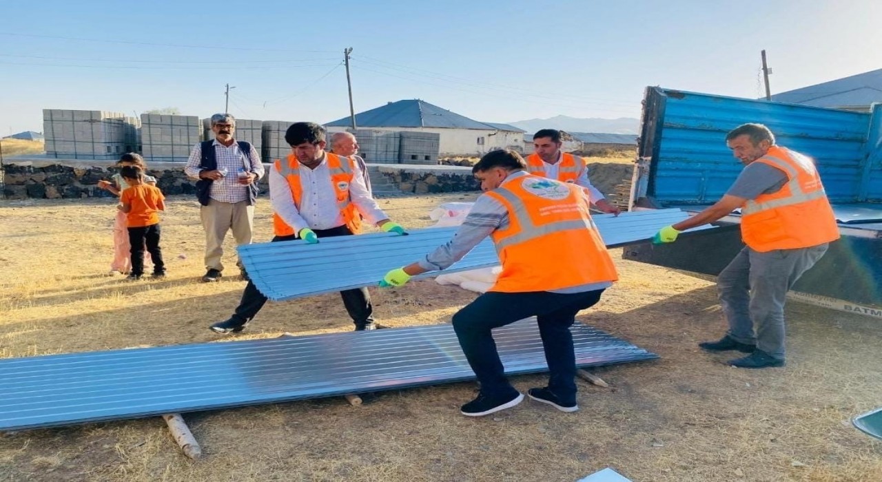 Patnosta mağdur aileye destek oldular