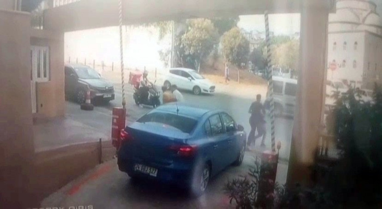 Pendikte sokak ortasında kavga: Kadın bıçakla saldırdı