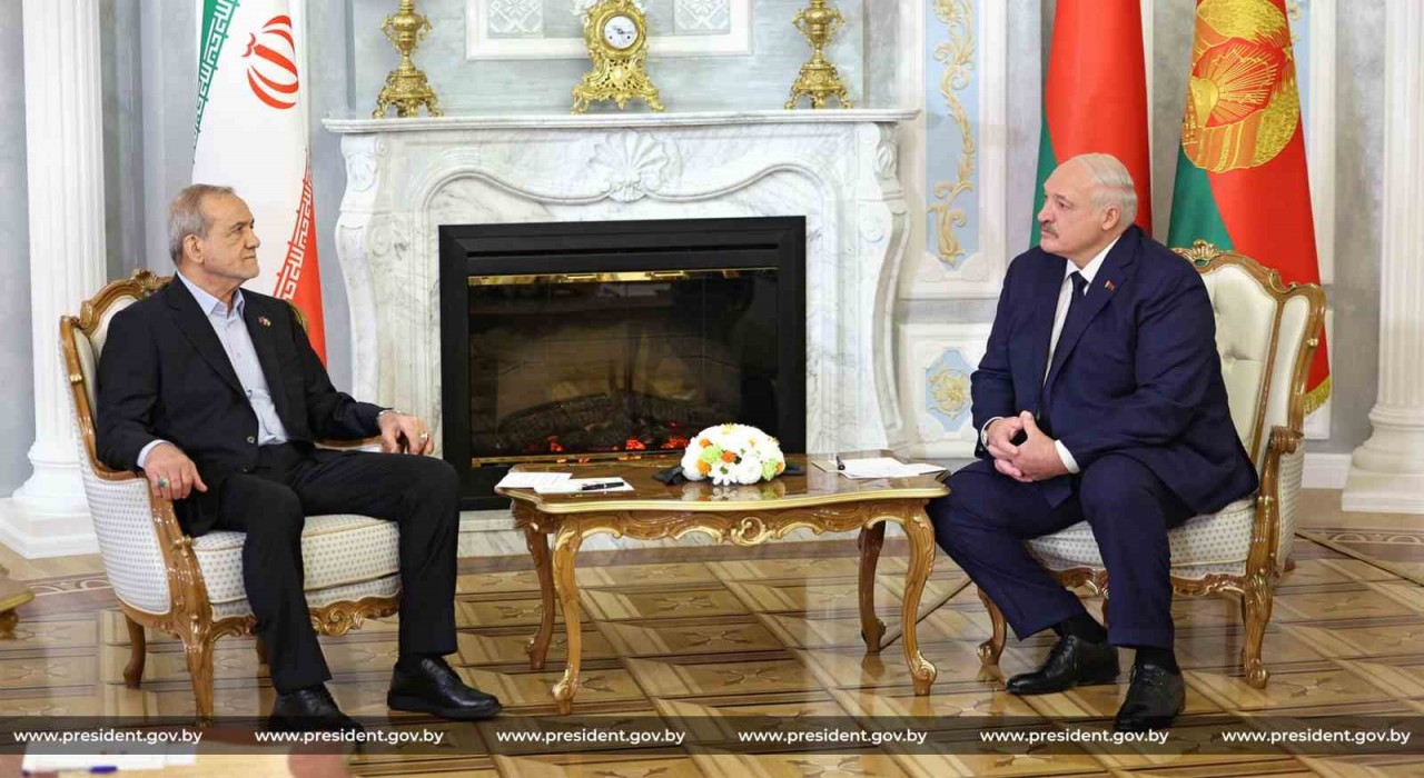 Pezeşkiyan: Batının kolektif olarak tüm bölgeye hükmetmek istediğini anlıyoruz