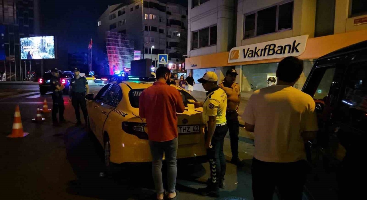 Polis Taksim Meydanında kuş uçurtmadı