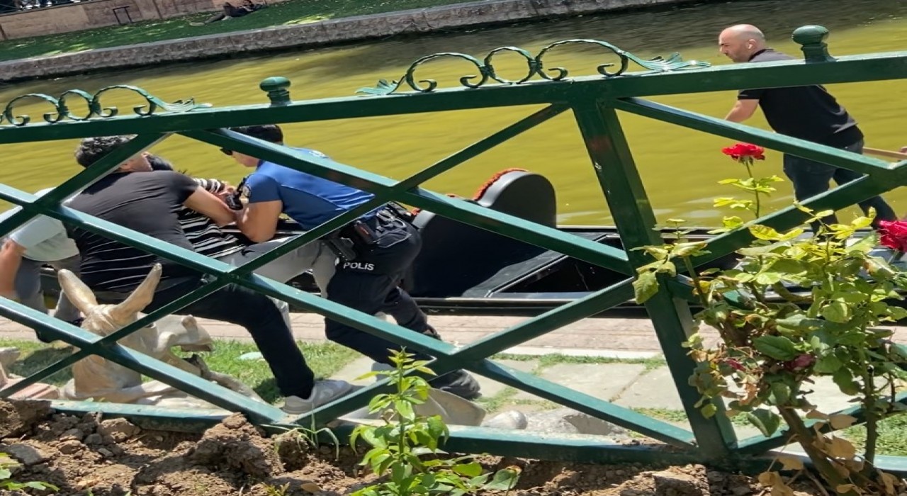 Polisten nefes kesen operasyon: Porsuk Çayına atlamaya çalışan kadın kurtarıldı