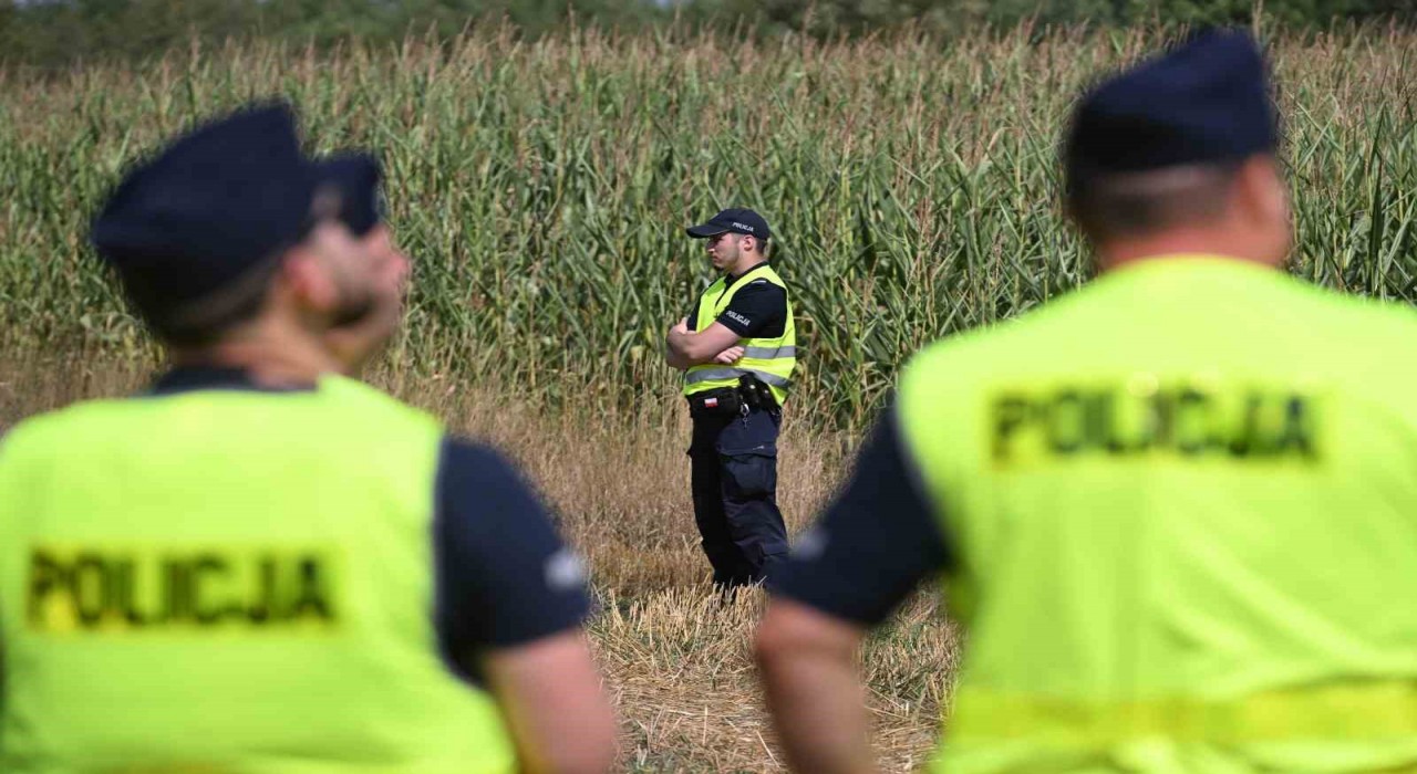 Polonyada tarlaya düşen yabancı madde patladı