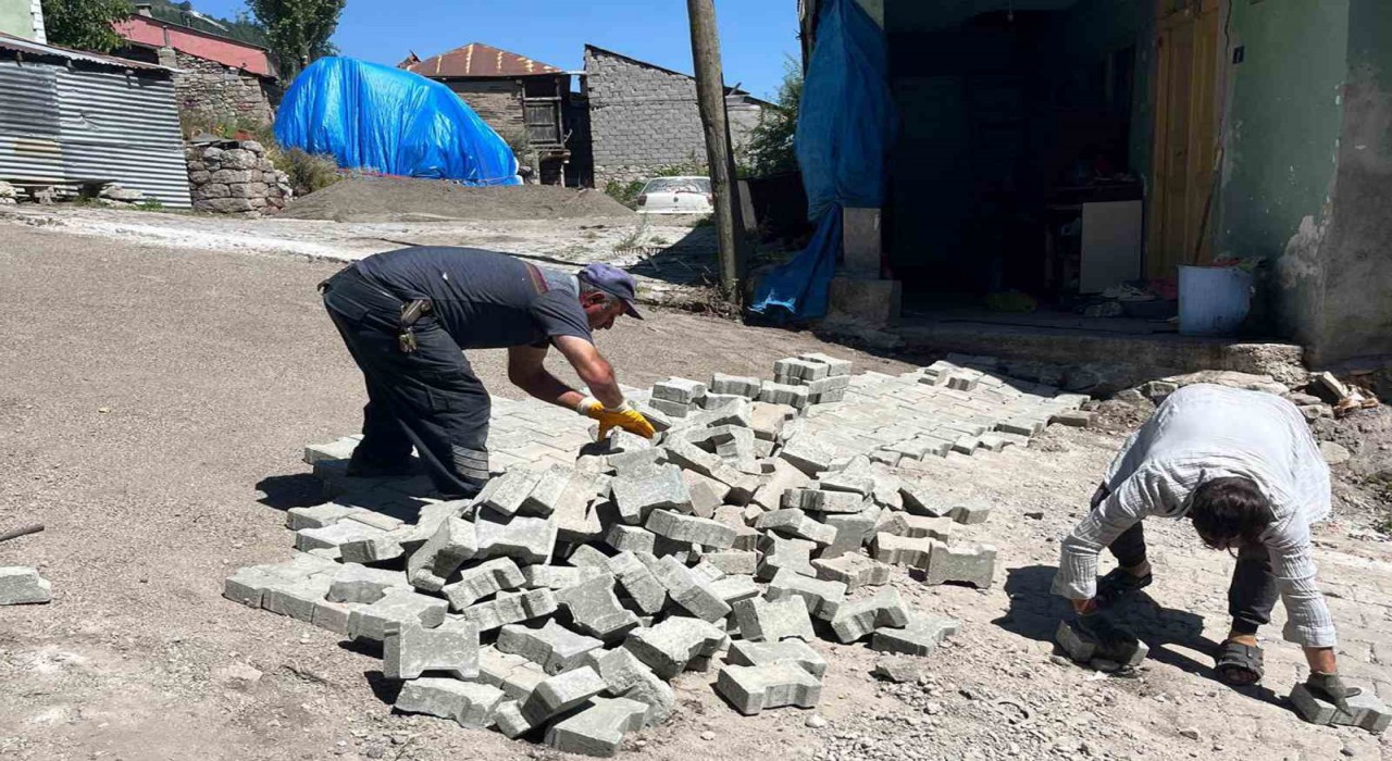 Posofta yol yapım çalışmaları sürüyor