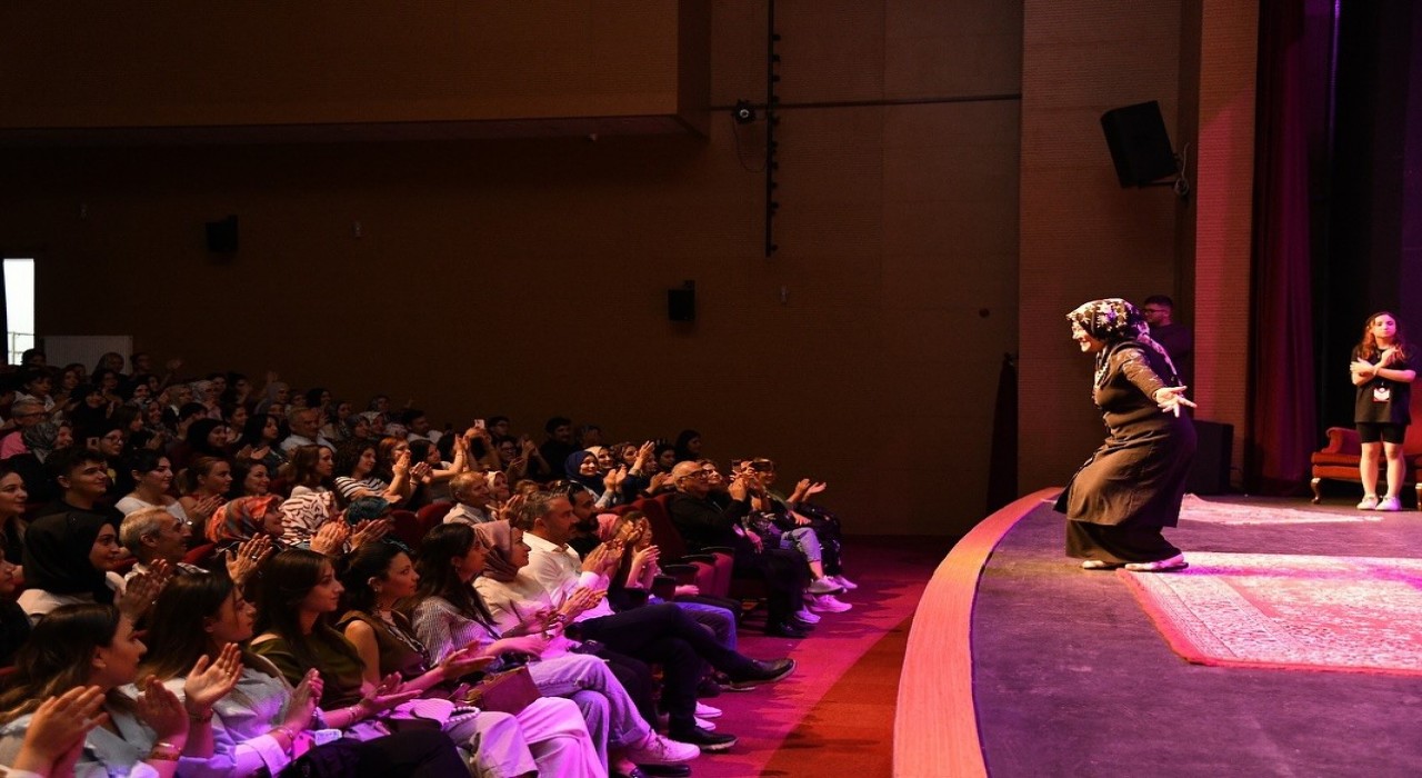 Pursaklarda tiyatro heyecanı sürüyor