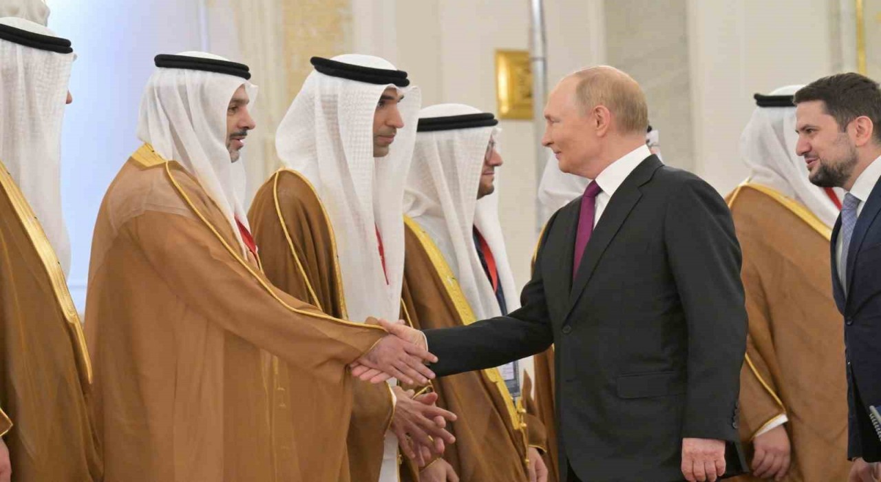 Putin: Trump ile görüşme için uygun yerlerden biri BAE