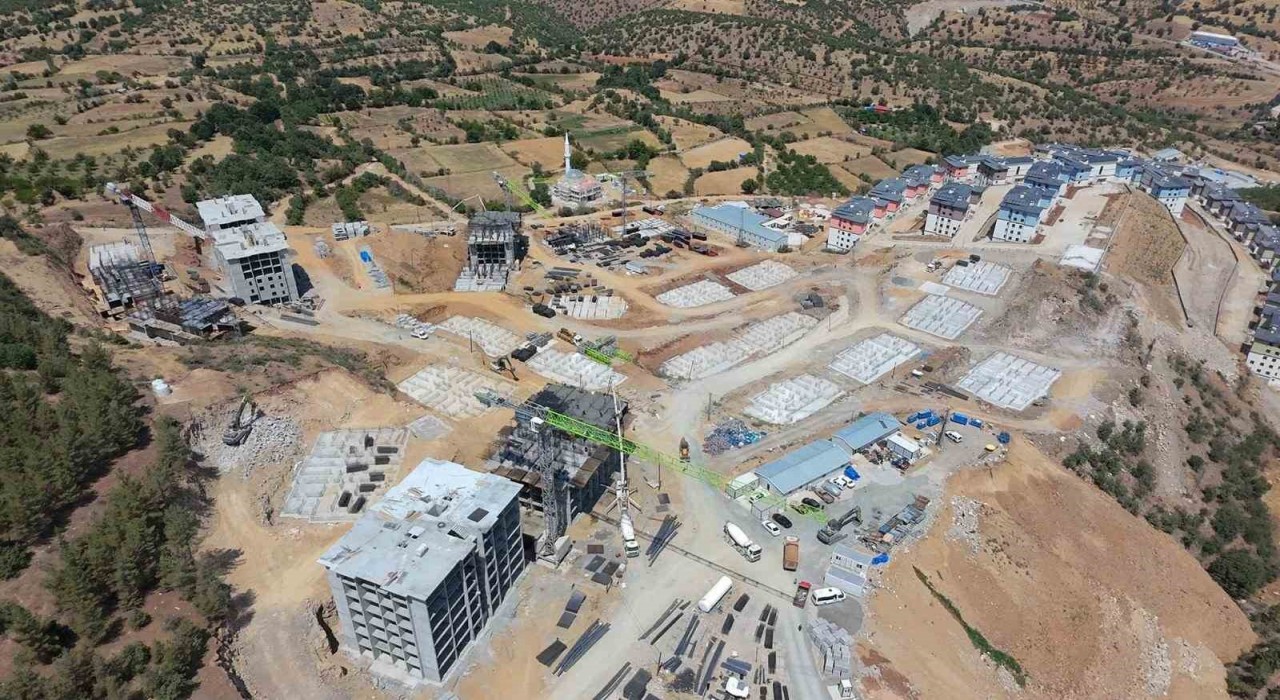 Pütürgede 813 konutluk projenin ilk etabı tamamlandı