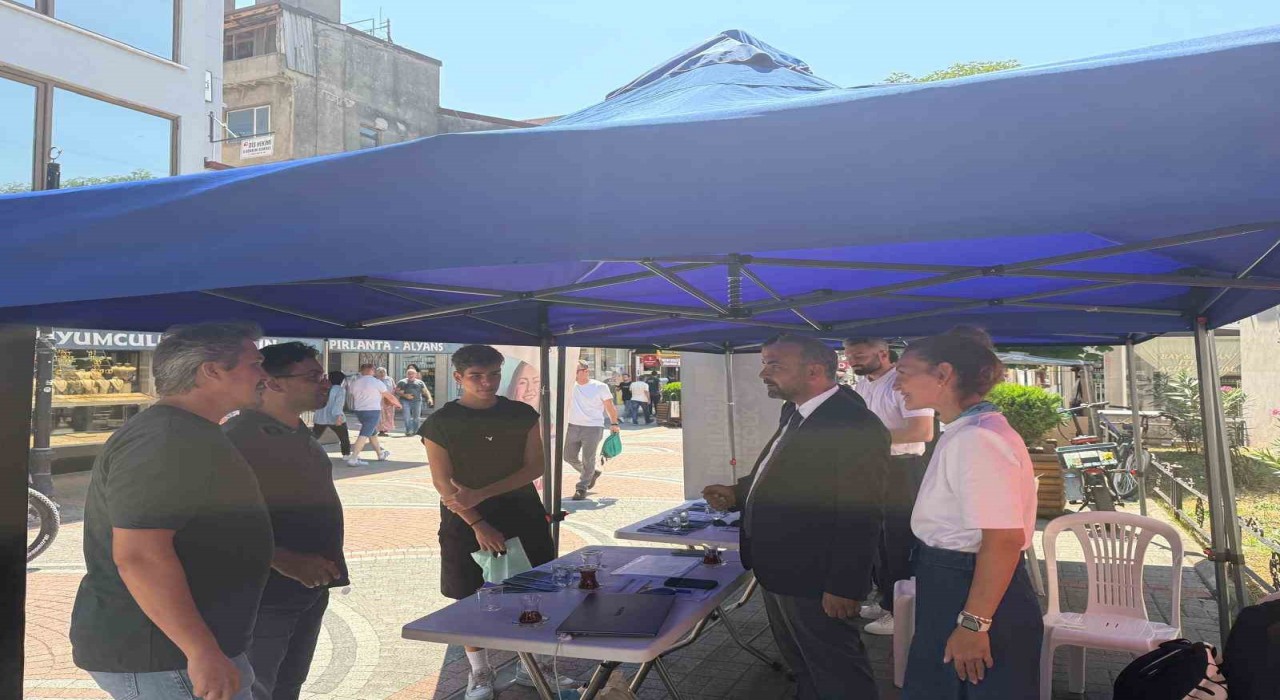 Rektör Akkayadan tanıtım standına destek