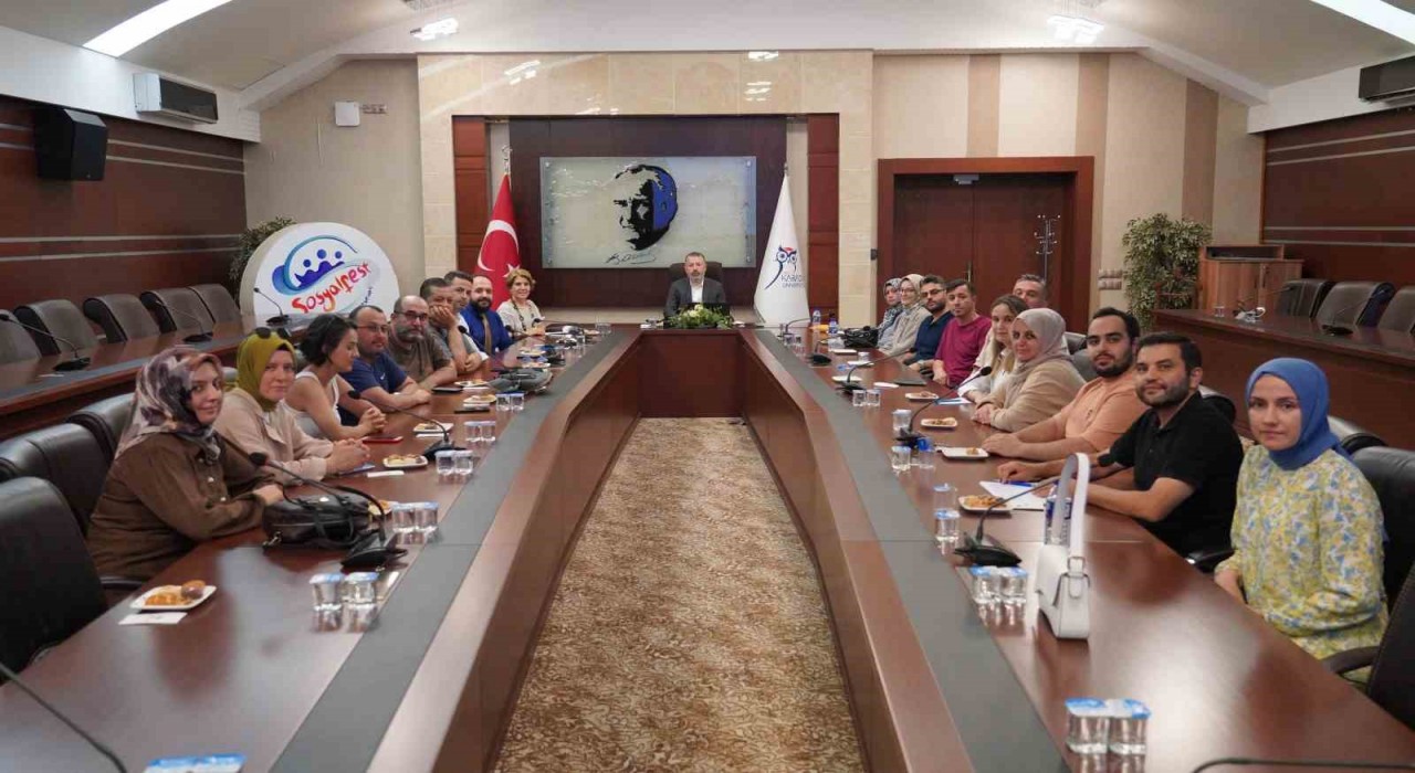 Rektör Kırışık: Öğrencilerimize yalnızca bir diploma değil, güçlü bir gelecek vizyonu sunuyoruz