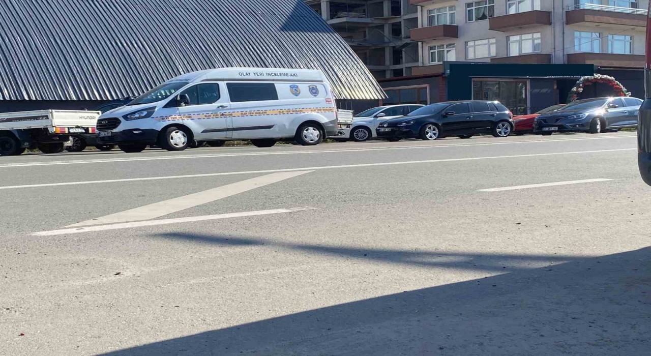 Rizede mal sahibi ile kiracının kavgası kanlı bitti: 3ü ağır 4 yaralı