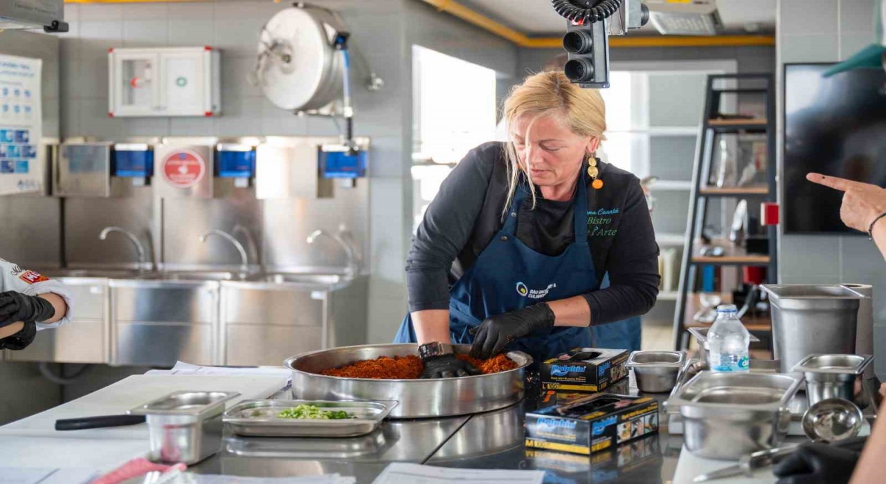 Romanyalı ve Türk şefler İstanbulda gastronomi için buluştu