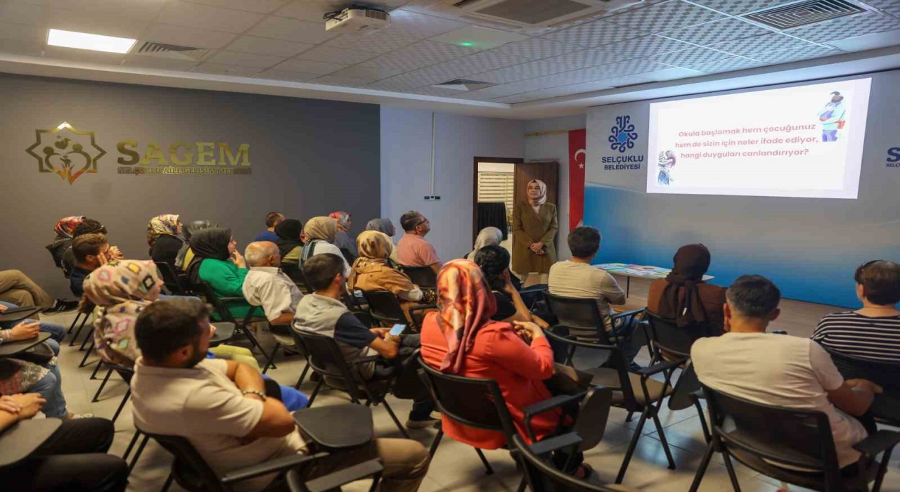 SAGEMden ebeveynlere okula uyumda ailenin rolü konulu seminer