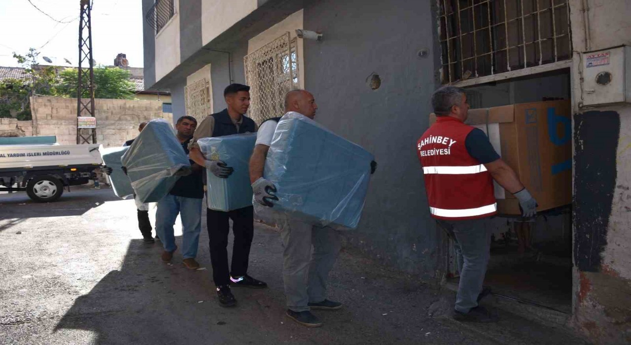 Şahinbey Belediyesinden ihtiyaç sahibi aileye destek
