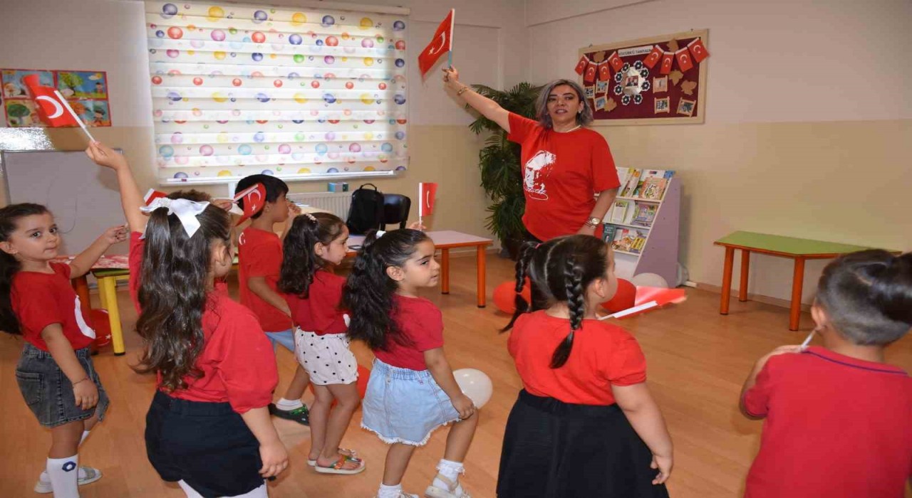 Şahinbeyli minikler 30 Ağustos Zafer Bayramını kutladı