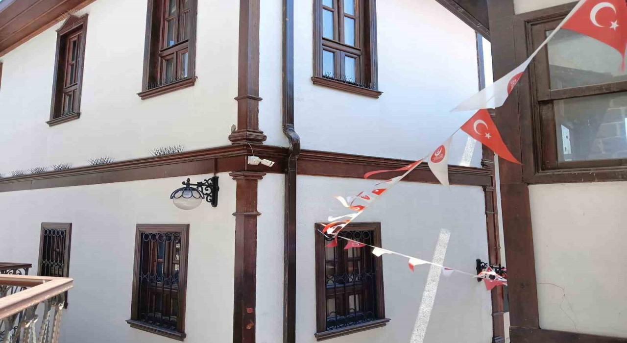 Sahte diploma çetesi elebaşı Kadiroğlu, 354 yıl hapis istemiyle yargılanmıştı