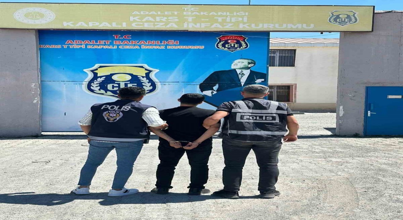 Sahte kimlikle Gürcistana kaçacaktı Karsta yakalandı