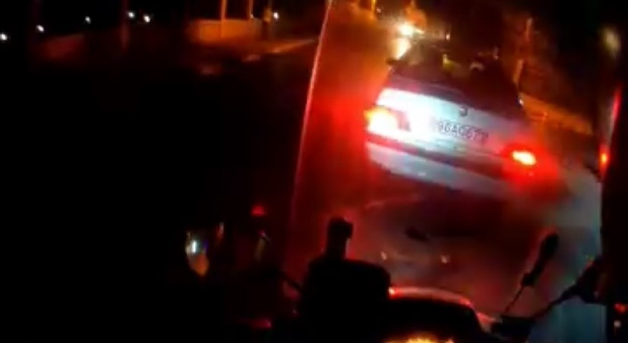 Sahte plakalı otomobil ile mahalleyi huzursuz ettiler