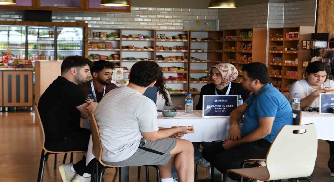 Sakarya Üniversitesinde tanıtım günleri yoğun ilgiyle tamamlandı