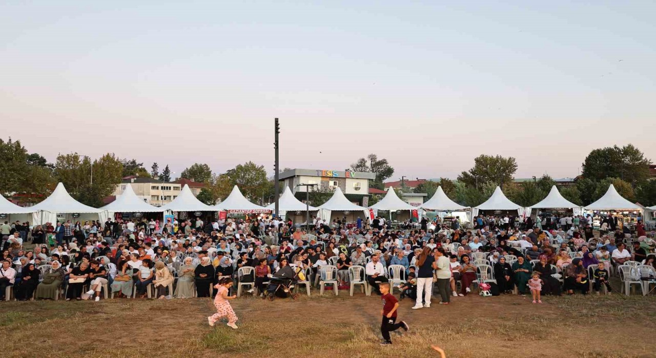 Sakaryada Kafkas ve İç Anadolunun zengin kültürüyle şölen gibi akşam