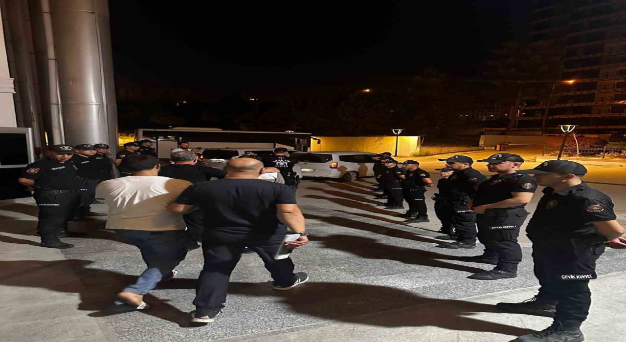 Samandağda kavgaya karışan 4 kişi tutuklandı