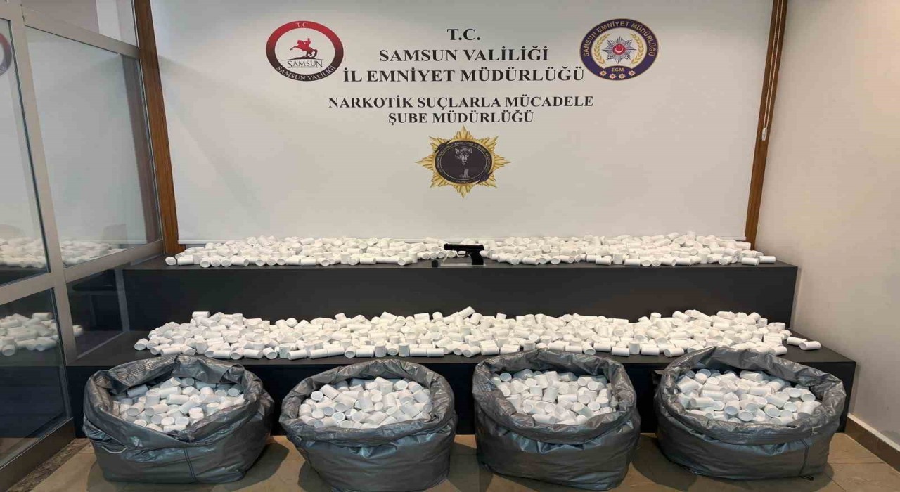 Samsun polisi dijital takiple 171 bin 824 adet sentetik ecza ele geçirdi: 5 gözaltı