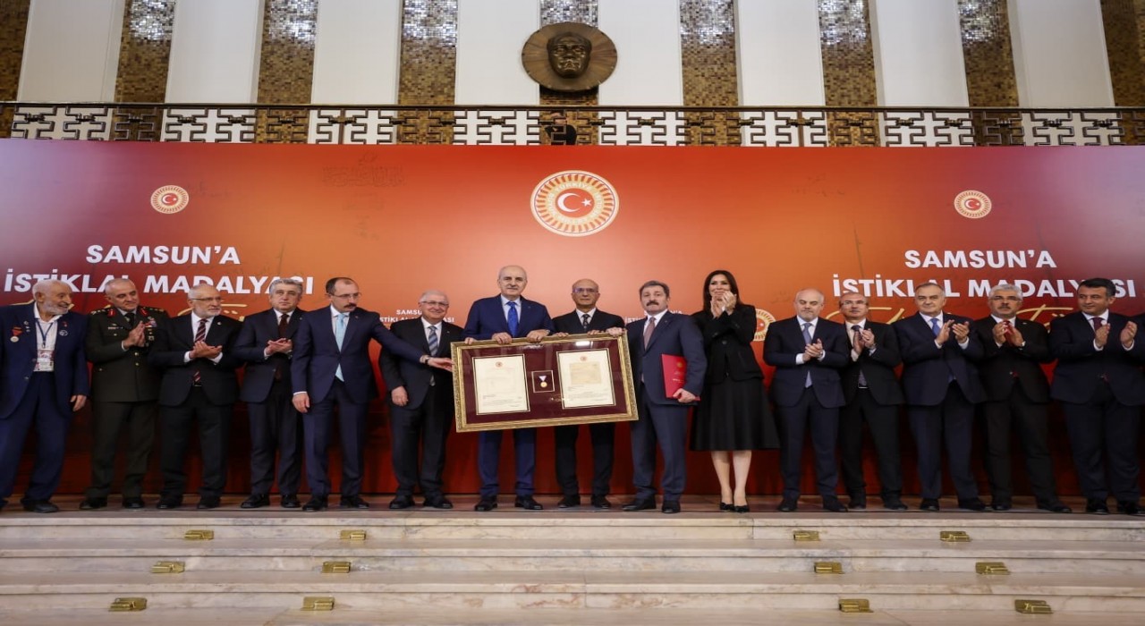 Samsuna İstiklal Madalyası Beratı takdim edildi