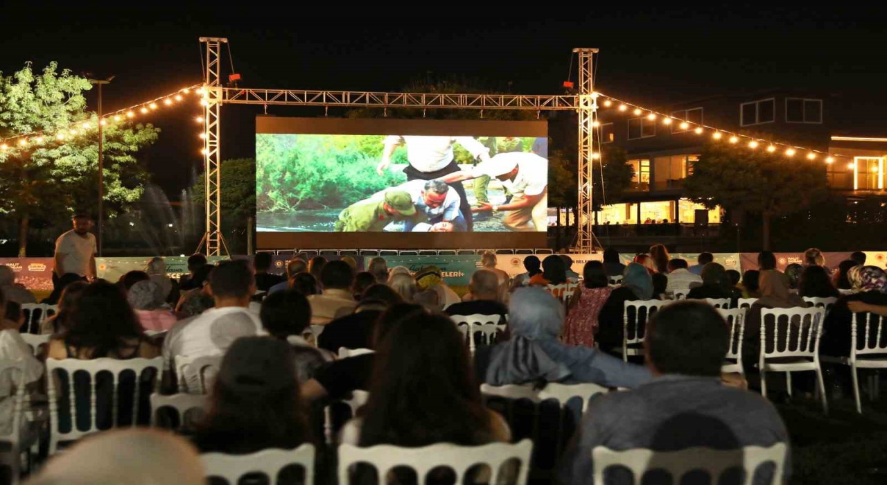 Samsunda açık hava sinema gecelerine yoğun ilgi