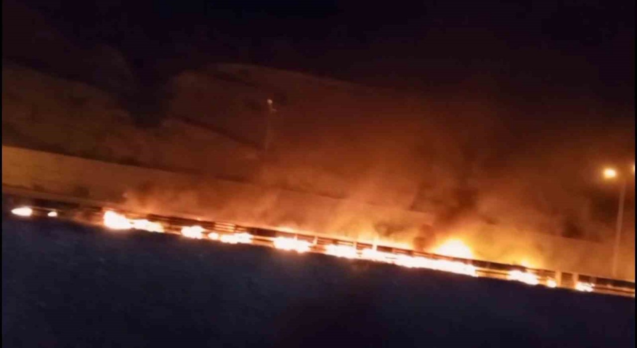 Samsunda seyir halindeyken yanan tır ortalığı savaş alanına çevirdi: 1 yaralı