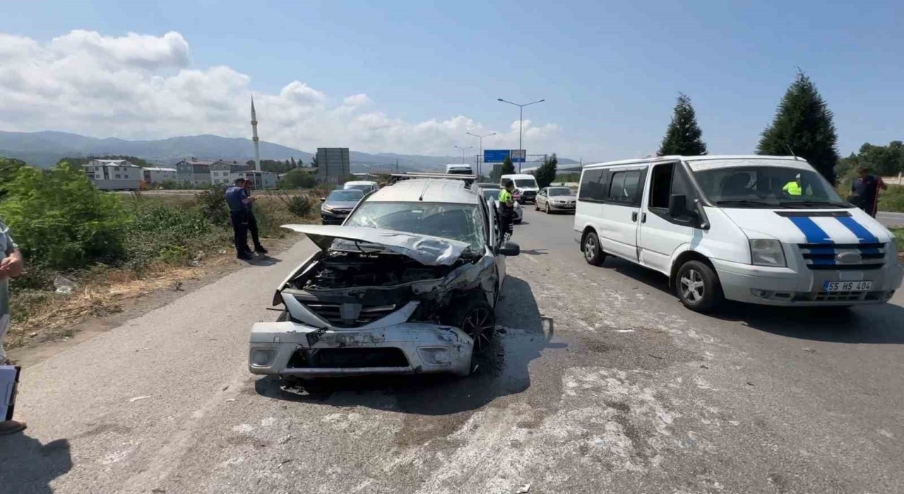 Samsunda zincirleme trafik kazası: 6 yaralı
