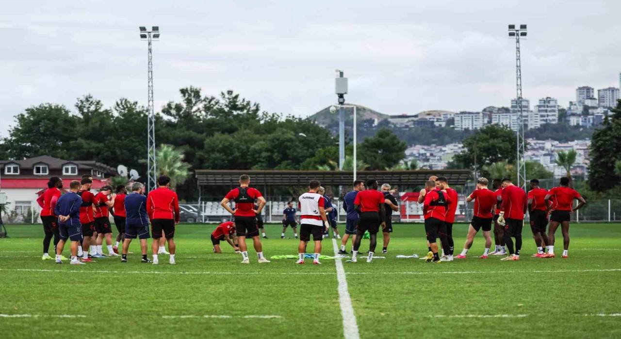 Samsunspora Madagaskarlı kanat oyuncusu