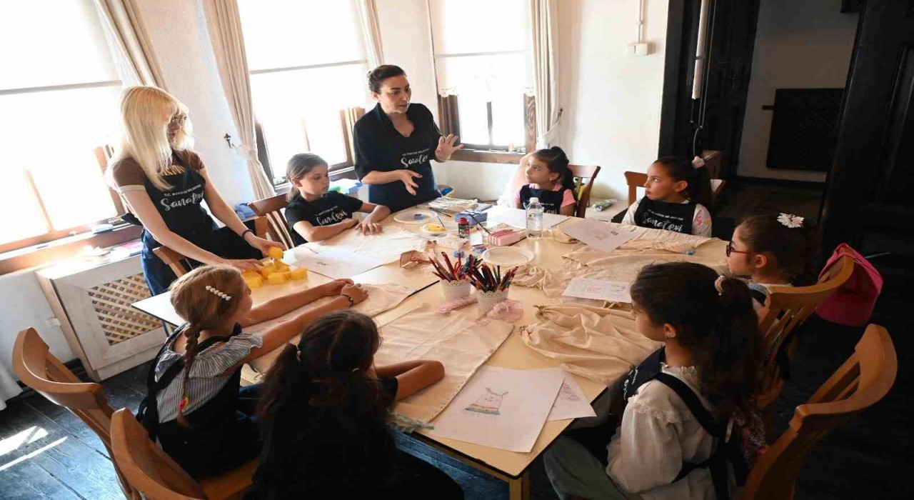 Sanatevi Yaz Okulunda Taş Devri Atölyesi düzenlendi