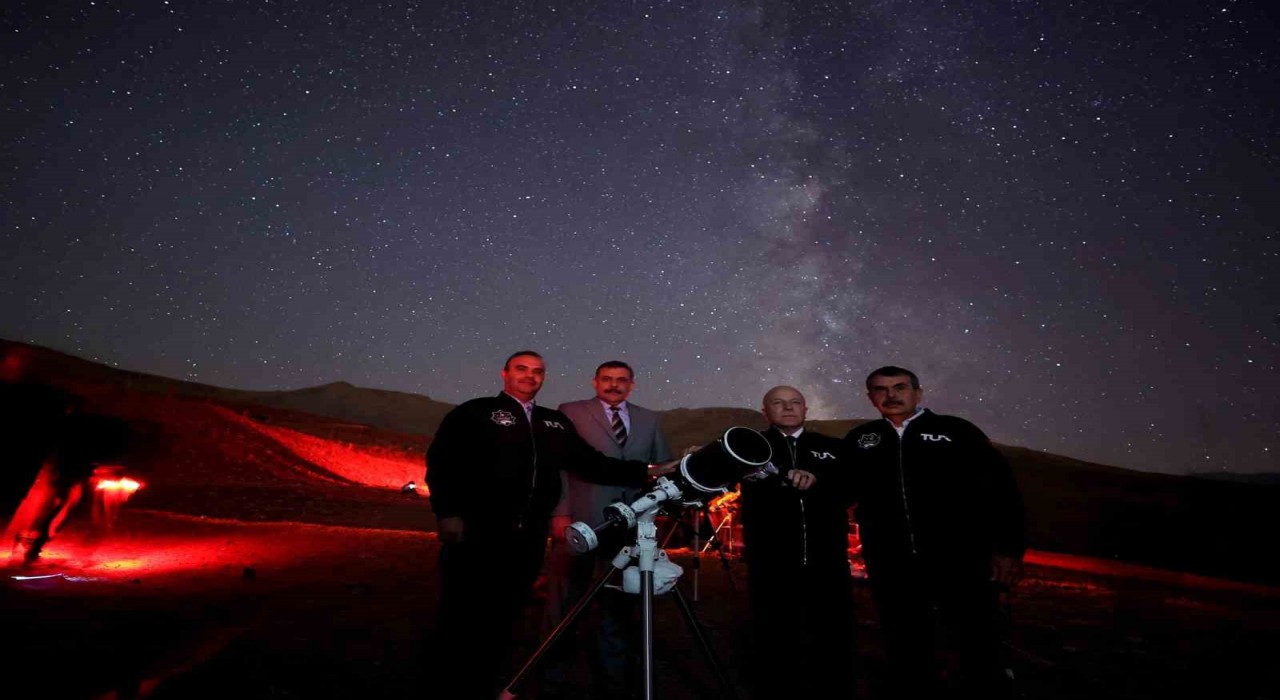 Sanayi ve Teknoloji Bakanı Mehmet Fatih Kacır; Türkiye uzay biliminde, uzay teknolojilerinde mesafe kat ediyor
