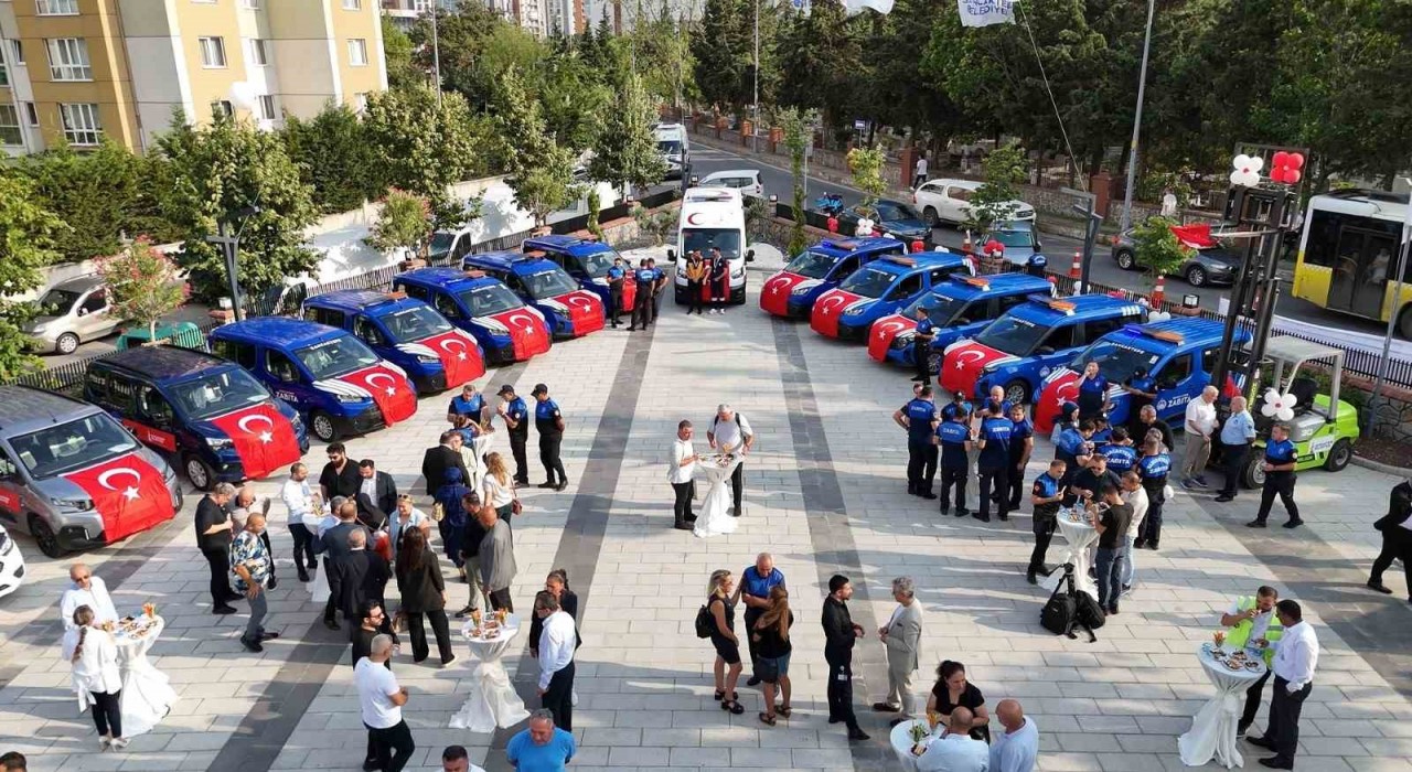 Sancaktepede 63 hak sahibi tapularına kavuştu, 16 yeni hizmet aracı alındı