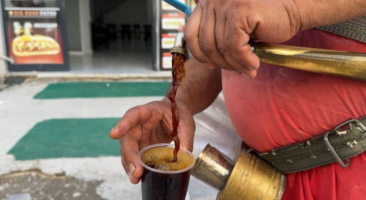 Şanlıurfada yaz aylarının vazgeçilmezi meyan şerbeti